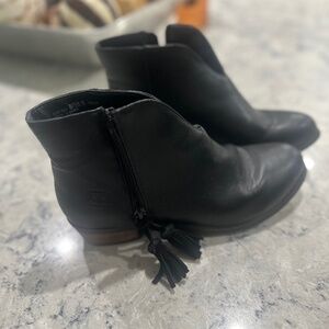 Dirty Laundry black booties size 8